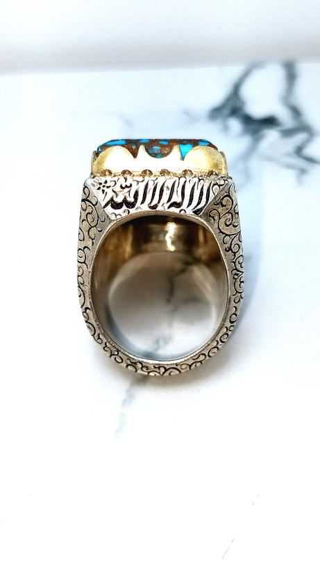 سنگ فیروزه شجر ذات سنگ سرخ،رگه عنکبوتی، مغز سنگ، سنگ کاملا کهنه و قدیمی، تراش سنگ ۶ ضلعی تلویزیونی
